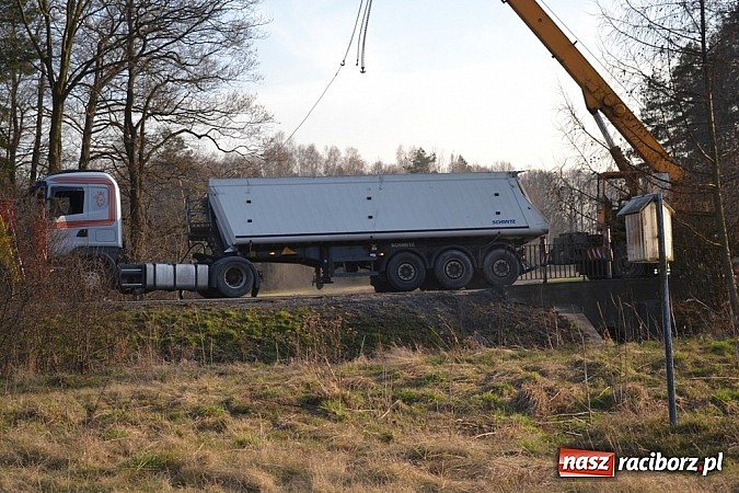 Zdjęcie w galerii na portalu naszraciborz.pl: Gnał na Czerwonym Mostku. Zobacz efekty! wiadomości z regionu