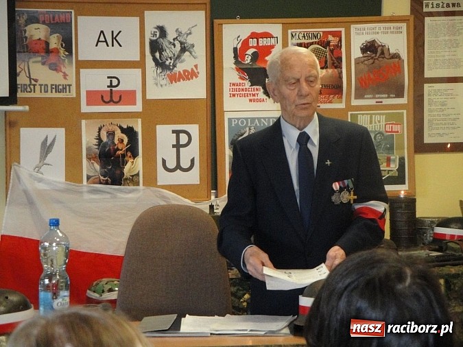 Zdjęcie w galerii na portalu naszraciborz.pl: Co z patriotyzmem współczesnej młodzieży - żywa lekcja historii wiadomości z regionu