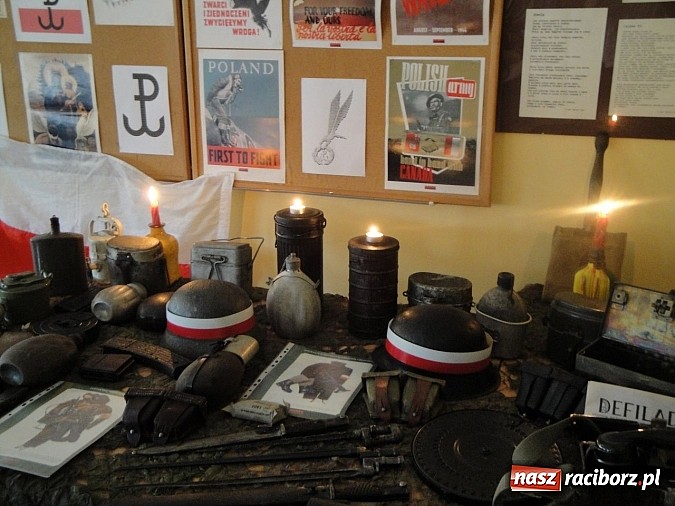 Zdjęcie w galerii na portalu naszraciborz.pl: Co z patriotyzmem współczesnej młodzieży - żywa lekcja historii wiadomości z regionu