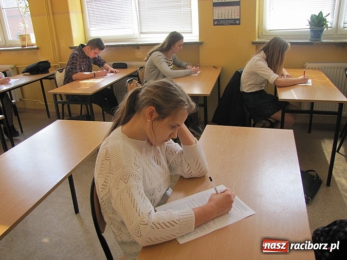 Zdjęcie w galerii na portalu naszraciborz.pl: Językowe zmagania w Budowlance wiadomości z regionu