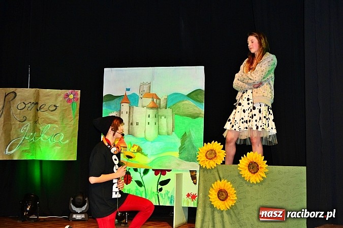 Zdjęcie w galerii na portalu naszraciborz.pl: Odważnie i współcześnie, czyli Romeo i Julia na deskach Młodzieżowego Domu Kultury wiadomości z regionu