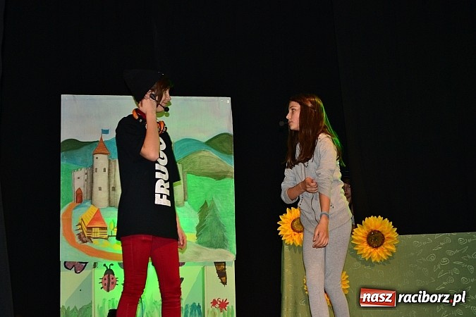 Zdjęcie w galerii na portalu naszraciborz.pl: Odważnie i współcześnie, czyli Romeo i Julia na deskach Młodzieżowego Domu Kultury wiadomości z regionu