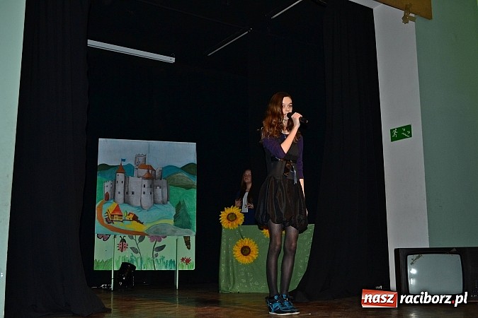 Zdjęcie w galerii na portalu naszraciborz.pl: Odważnie i współcześnie, czyli Romeo i Julia na deskach Młodzieżowego Domu Kultury wiadomości z regionu