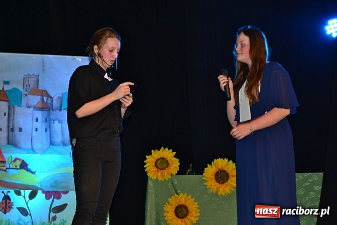 Zdjęcie w galerii na portalu naszraciborz.pl: Odważnie i współcześnie, czyli Romeo i Julia na deskach Młodzieżowego Domu Kultury wiadomości z regionu