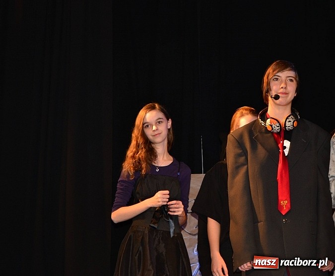 Zdjęcie w galerii na portalu naszraciborz.pl: Odważnie i współcześnie, czyli Romeo i Julia na deskach Młodzieżowego Domu Kultury wiadomości z regionu