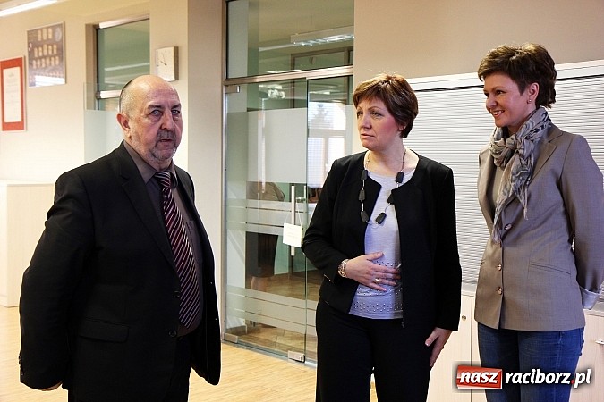 Zdjęcie w galerii na portalu naszraciborz.pl: PWSZ i MDK zawarły umowę partnerską wiadomości z regionu