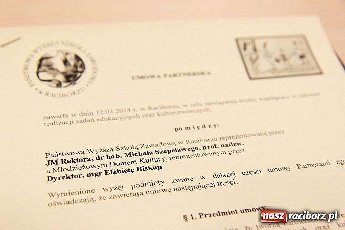 Zdjęcie w galerii na portalu naszraciborz.pl: PWSZ i MDK zawarły umowę partnerską wiadomości z regionu