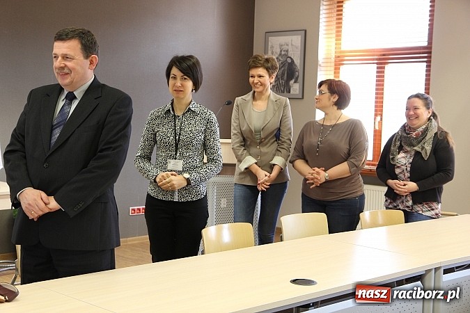 Zdjęcie w galerii na portalu naszraciborz.pl: PWSZ i MDK zawarły umowę partnerską wiadomości z regionu