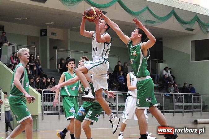 Zdjęcie w galerii na portalu naszraciborz.pl: Młodzi koszykarze RKK wygrywają na zakończenie sezonu wiadomości z regionu