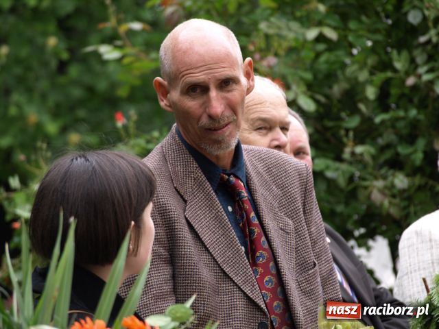 Zdjęcie w galerii na portalu naszraciborz.pl: Przyjechał z kochanką, ma teraz skwer wiadomości z regionu