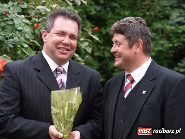 Zdjęcie w galerii na portalu naszraciborz.pl: Przyjechał z kochanką, ma teraz skwer wiadomości z regionu