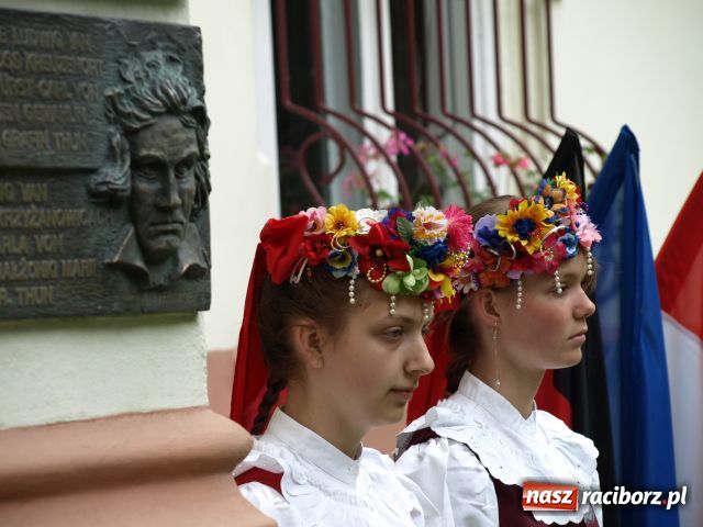 Zdjęcie w galerii na portalu naszraciborz.pl: Przyjechał z kochanką, ma teraz skwer wiadomości z regionu