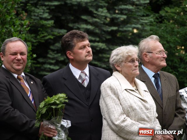 Zdjęcie w galerii na portalu naszraciborz.pl: Przyjechał z kochanką, ma teraz skwer wiadomości z regionu