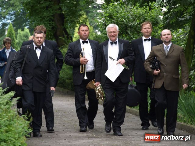 Zdjęcie w galerii na portalu naszraciborz.pl: Przyjechał z kochanką, ma teraz skwer wiadomości z regionu