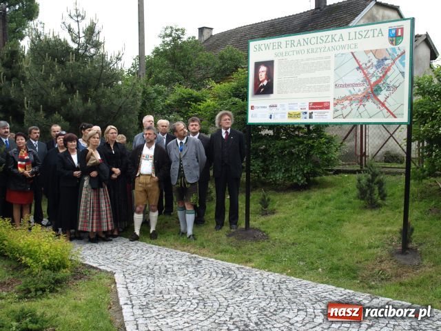 Zdjęcie w galerii na portalu naszraciborz.pl: Przyjechał z kochanką, ma teraz skwer wiadomości z regionu