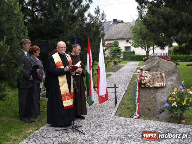 Zdjęcie w galerii na portalu naszraciborz.pl: Przyjechał z kochanką, ma teraz skwer wiadomości z regionu