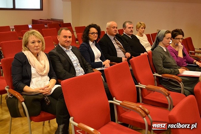 Zdjęcie w galerii na portalu naszraciborz.pl: Spotkanie związane z tworzeniem Powiatowej Strategii Rozwiązywania Problemów Społecznych  wiadomości z regionu