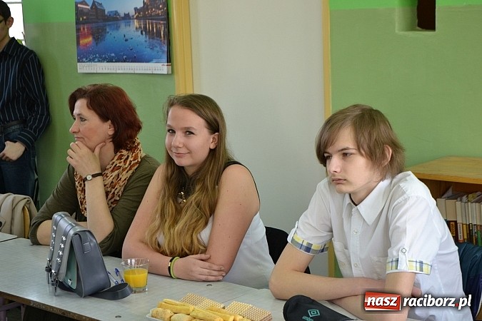 Zdjęcie w galerii na portalu naszraciborz.pl: Cud-dyktando i ortograficzne harce w II LO wiadomości z regionu