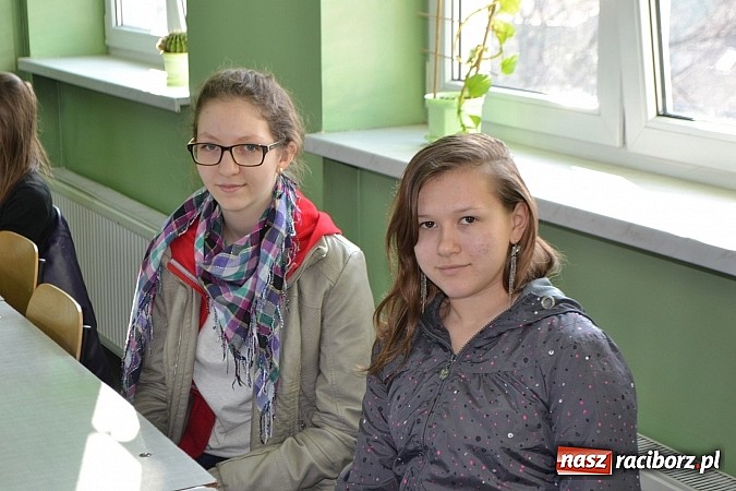 Zdjęcie w galerii na portalu naszraciborz.pl: Cud-dyktando i ortograficzne harce w II LO wiadomości z regionu