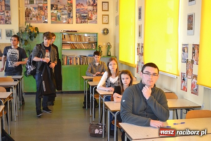 Zdjęcie w galerii na portalu naszraciborz.pl: Cud-dyktando i ortograficzne harce w II LO wiadomości z regionu