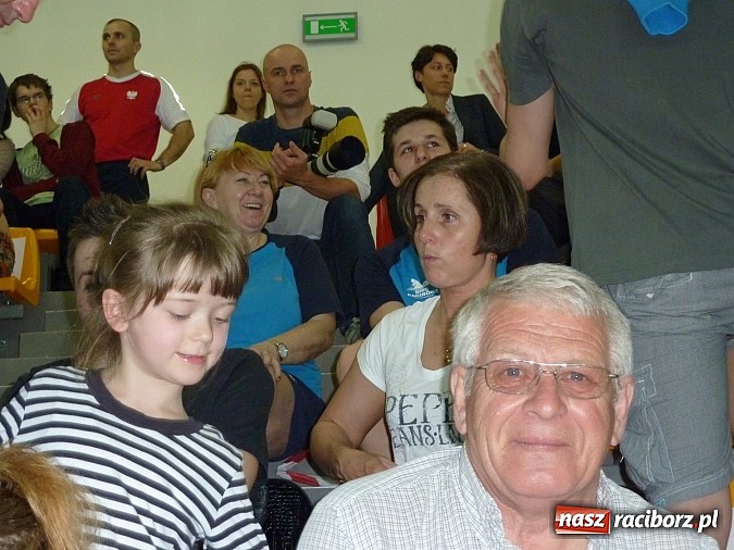 Zdjęcie w galerii na portalu naszraciborz.pl: Pływanie. Na początek złoto, srebro i gratulacje miss wiadomości z regionu