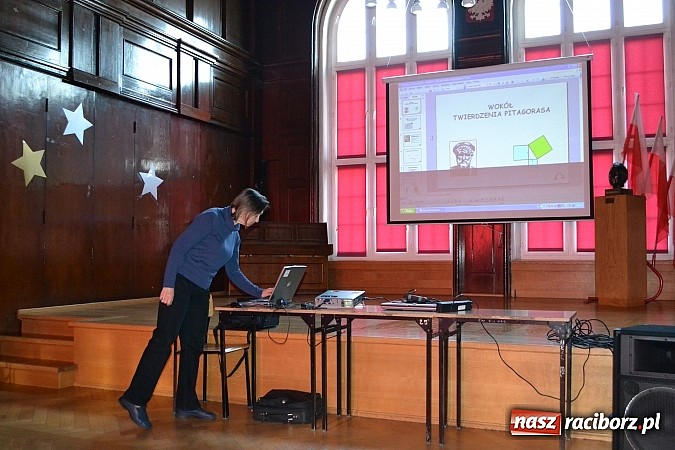 Zdjęcie w galerii na portalu naszraciborz.pl: Wykłady o matematyce w I LO  wiadomości z regionu