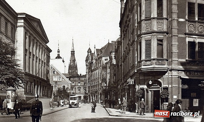 Zdjęcie w galerii na portalu naszraciborz.pl: 160 płomieni oświetliło miasto! wiadomości z regionu