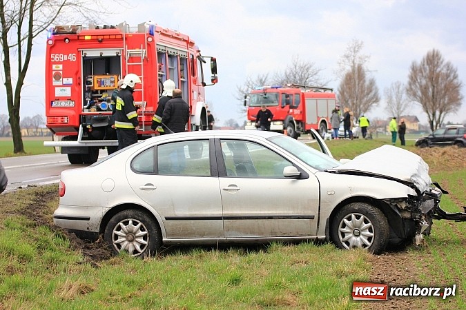 Zdjęcie w galerii na portalu naszraciborz.pl: Kraksa na trasie Twork&oacute;w-Krzyżanowice wiadomości z regionu