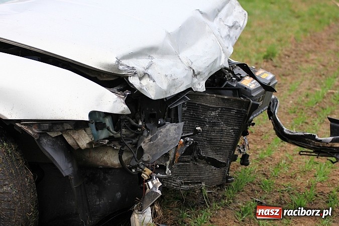 Zdjęcie w galerii na portalu naszraciborz.pl: Kraksa na trasie Twork&oacute;w-Krzyżanowice wiadomości z regionu