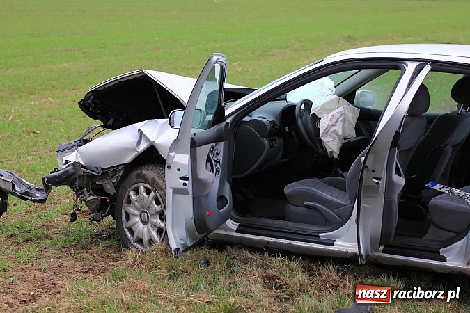 Zdjęcie w galerii na portalu naszraciborz.pl: Kraksa na trasie Twork&oacute;w-Krzyżanowice wiadomości z regionu