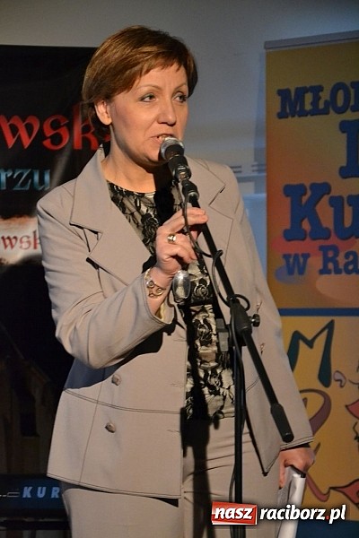 Zdjęcie w galerii na portalu naszraciborz.pl: Forum Kobiet wręczyło na zamku Super Pantofelka wiadomości z regionu