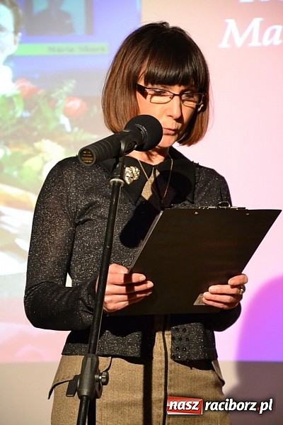 Zdjęcie w galerii na portalu naszraciborz.pl: Forum Kobiet wręczyło na zamku Super Pantofelka wiadomości z regionu