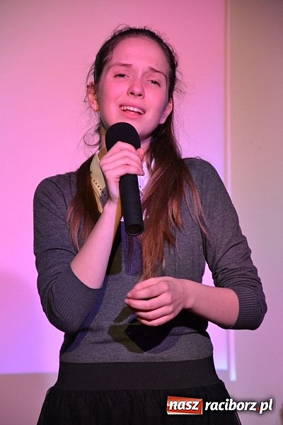 Zdjęcie w galerii na portalu naszraciborz.pl: Forum Kobiet wręczyło na zamku Super Pantofelka wiadomości z regionu