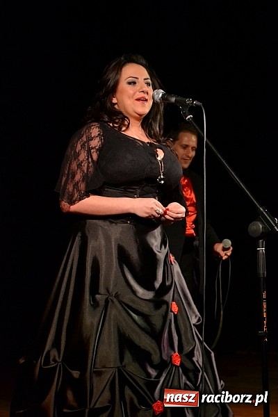 Zdjęcie w galerii na portalu naszraciborz.pl: Brunetki, blondynki - operetkowy wieczór w Kuźni Raciborskiej  wiadomości z regionu