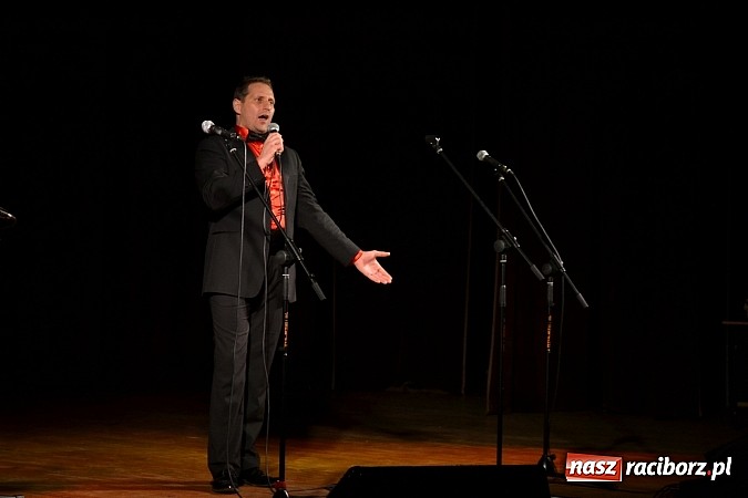 Zdjęcie w galerii na portalu naszraciborz.pl: Brunetki, blondynki - operetkowy wieczór w Kuźni Raciborskiej  wiadomości z regionu