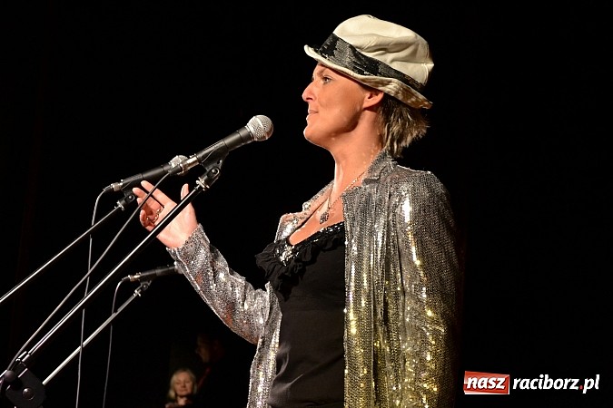 Zdjęcie w galerii na portalu naszraciborz.pl: Brunetki, blondynki - operetkowy wieczór w Kuźni Raciborskiej  wiadomości z regionu