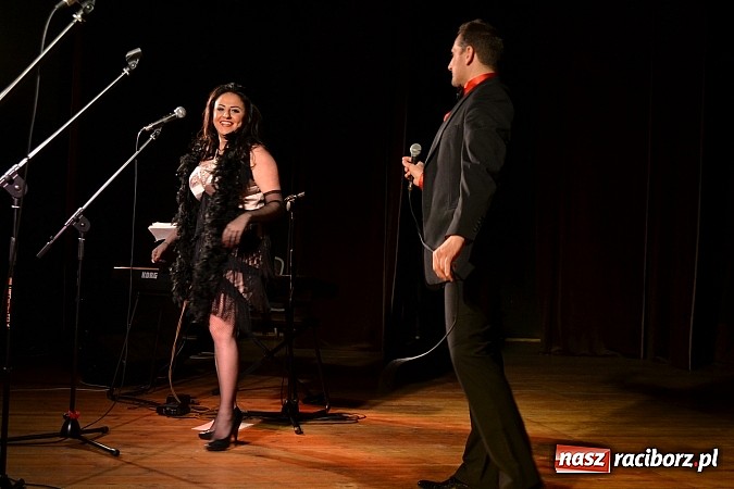 Zdjęcie w galerii na portalu naszraciborz.pl: Brunetki, blondynki - operetkowy wieczór w Kuźni Raciborskiej  wiadomości z regionu