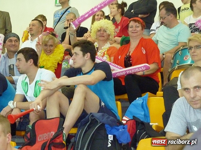 Zdjęcie w galerii na portalu naszraciborz.pl: Pływanie. Fantastyczne dziewczyny z SMS-u  wiadomości z regionu