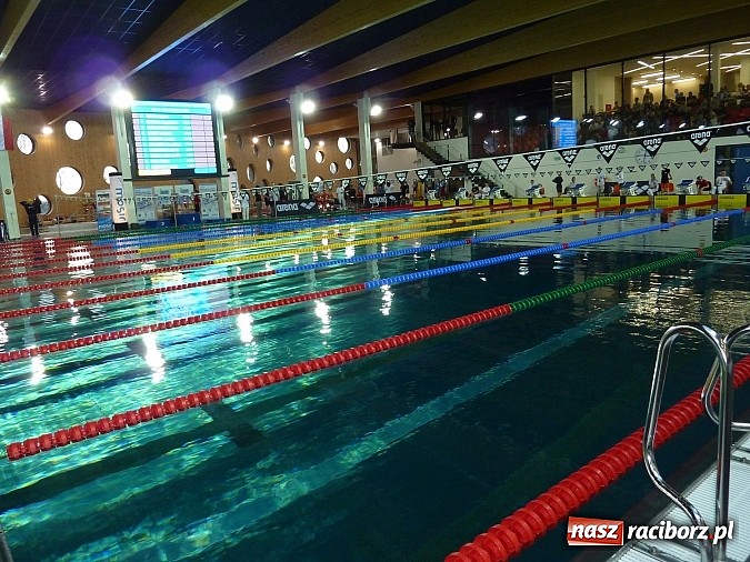 Zdjęcie w galerii na portalu naszraciborz.pl: Pływanie. Fantastyczne dziewczyny z SMS-u  wiadomości z regionu