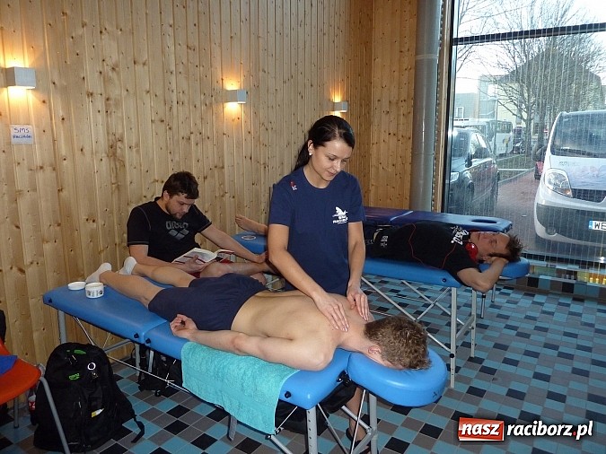 Zdjęcie w galerii na portalu naszraciborz.pl: Pływanie. Fantastyczne dziewczyny z SMS-u  wiadomości z regionu