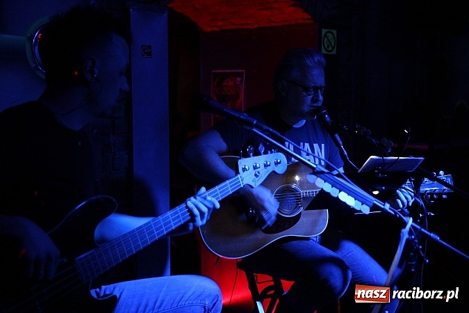 Zdjęcie w galerii na portalu naszraciborz.pl: Koncert Artura Gadowskiego w After Dark wiadomości z regionu