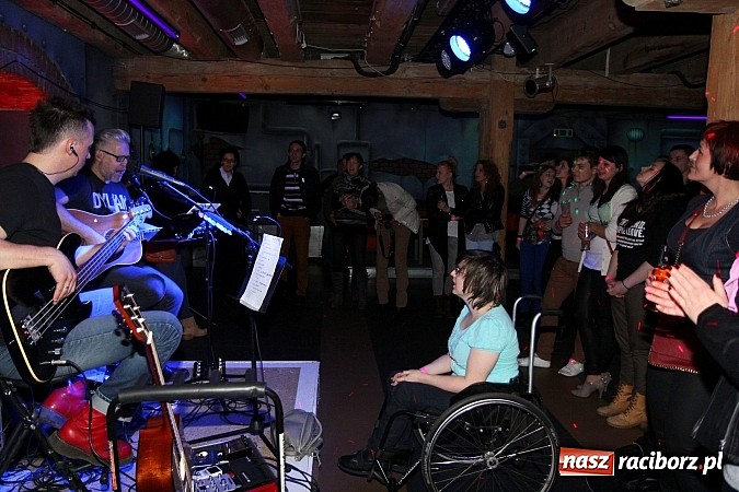 Zdjęcie w galerii na portalu naszraciborz.pl: Koncert Artura Gadowskiego w After Dark wiadomości z regionu