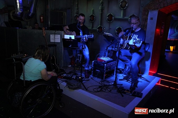 Zdjęcie w galerii na portalu naszraciborz.pl: Koncert Artura Gadowskiego w After Dark wiadomości z regionu