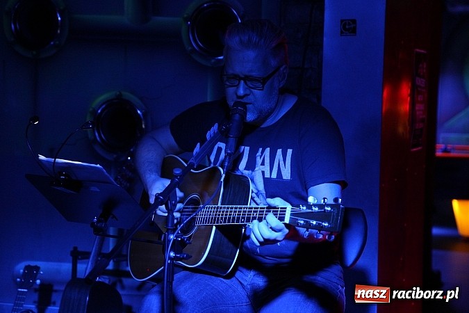 Zdjęcie w galerii na portalu naszraciborz.pl: Koncert Artura Gadowskiego w After Dark wiadomości z regionu