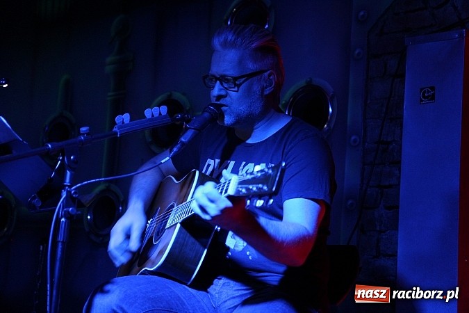 Zdjęcie w galerii na portalu naszraciborz.pl: Koncert Artura Gadowskiego w After Dark wiadomości z regionu
