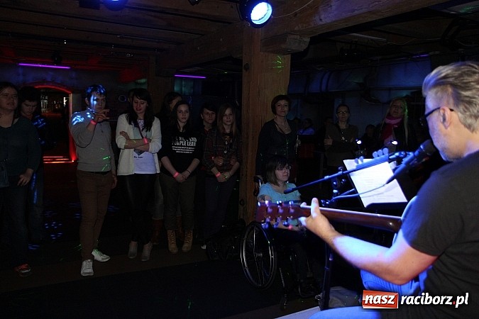 Zdjęcie w galerii na portalu naszraciborz.pl: Koncert Artura Gadowskiego w After Dark wiadomości z regionu