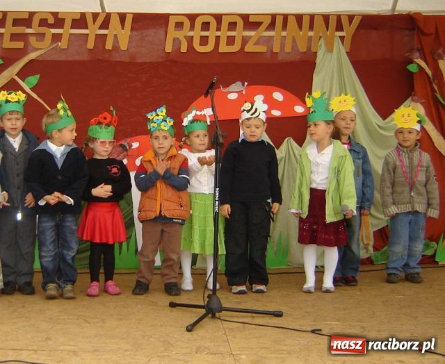 Zdjęcie w galerii na portalu naszraciborz.pl: Aktorzy teatru Studzienna wiadomości z regionu