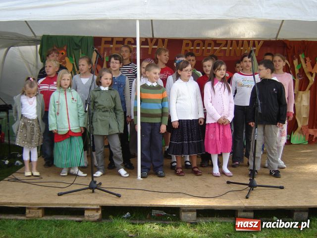 Zdjęcie w galerii na portalu naszraciborz.pl: Aktorzy teatru Studzienna wiadomości z regionu