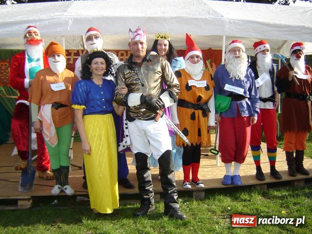 Zdjęcie w galerii na portalu naszraciborz.pl: Aktorzy teatru Studzienna wiadomości z regionu