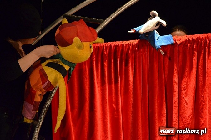 Zdjęcie w galerii na portalu naszraciborz.pl: Tygrys Pietrek dla dzieci na deskach RCK  wiadomości z regionu